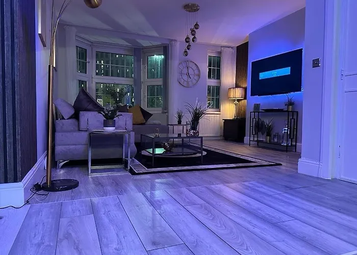 Lush Jacuzzi Apartment 2 Bedrooms With Balcony & Parking