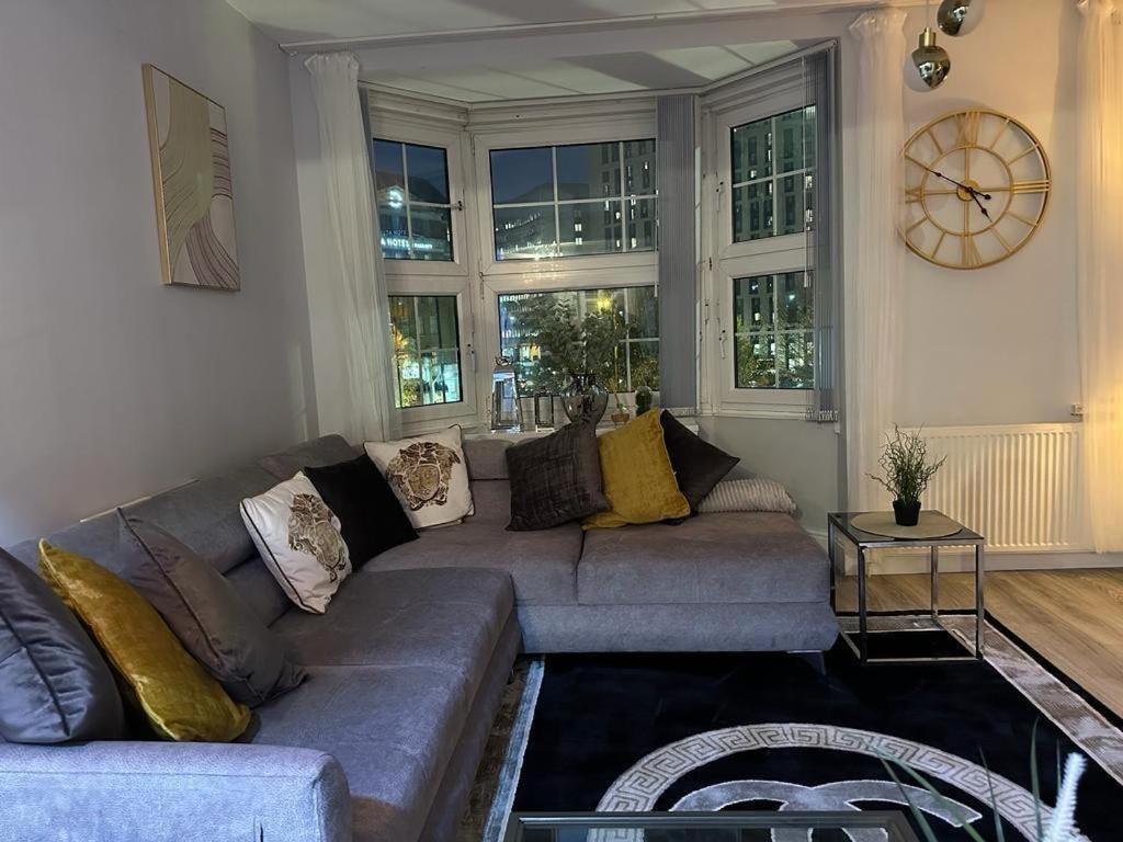 Apartment Lush Jacuzzi 2 Bedrooms With Balcony & Parking
